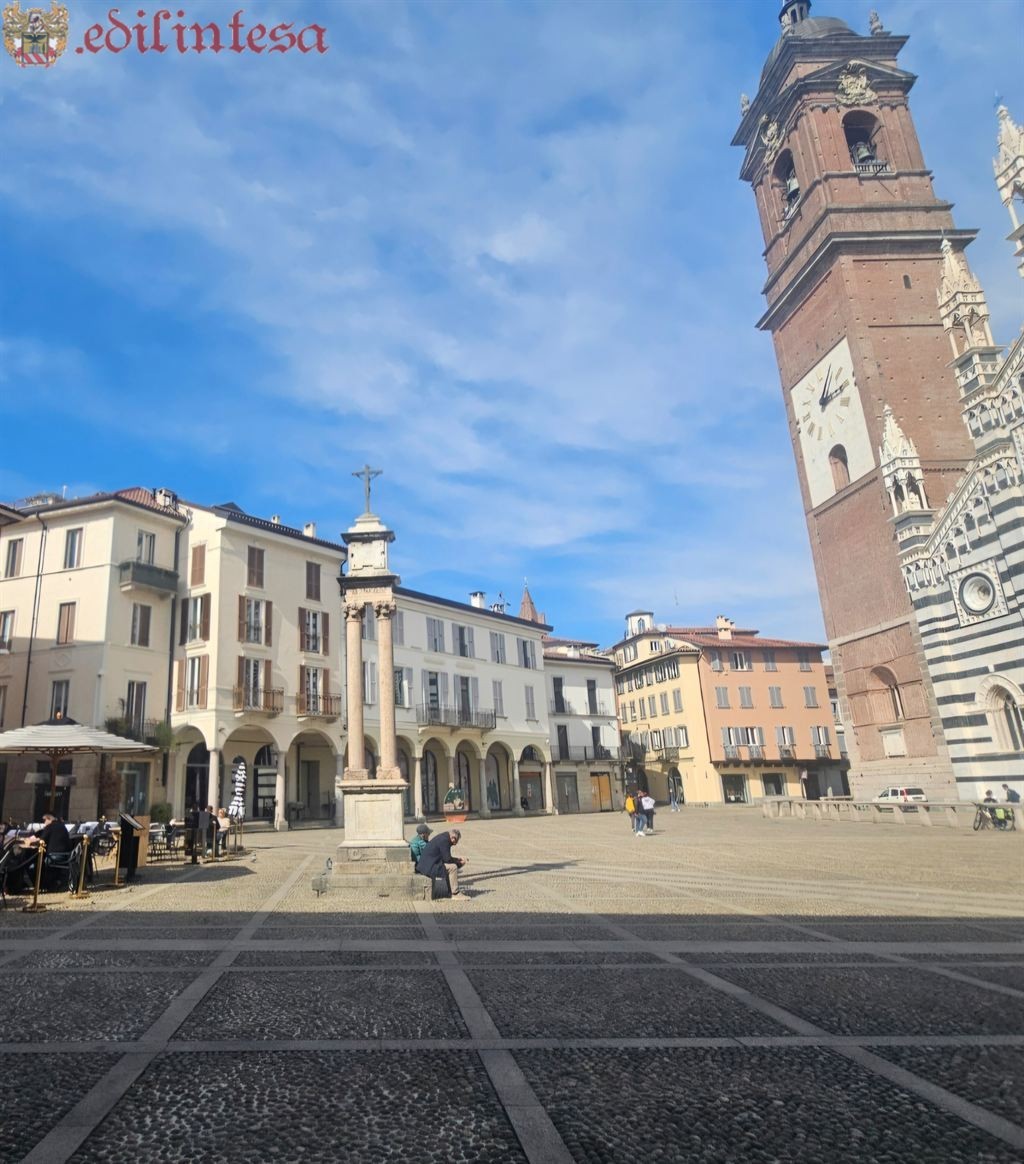 TRILOCALE IN RAFFINATA RESIDENZA PRONTA CONSEGNA.