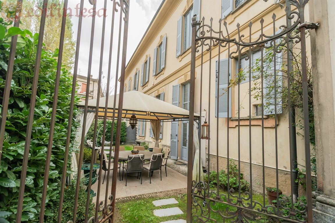 Unità abitativa di lusso nel complesso storico e di pregio in Villa Prinetti